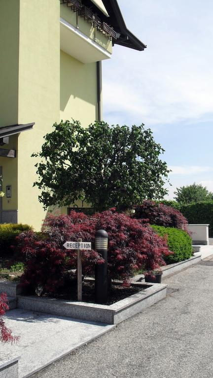Albergo Residence Isotta Veruno Exterior foto
